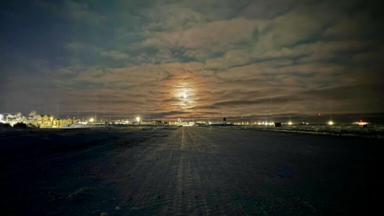 nunavut-winter-lights