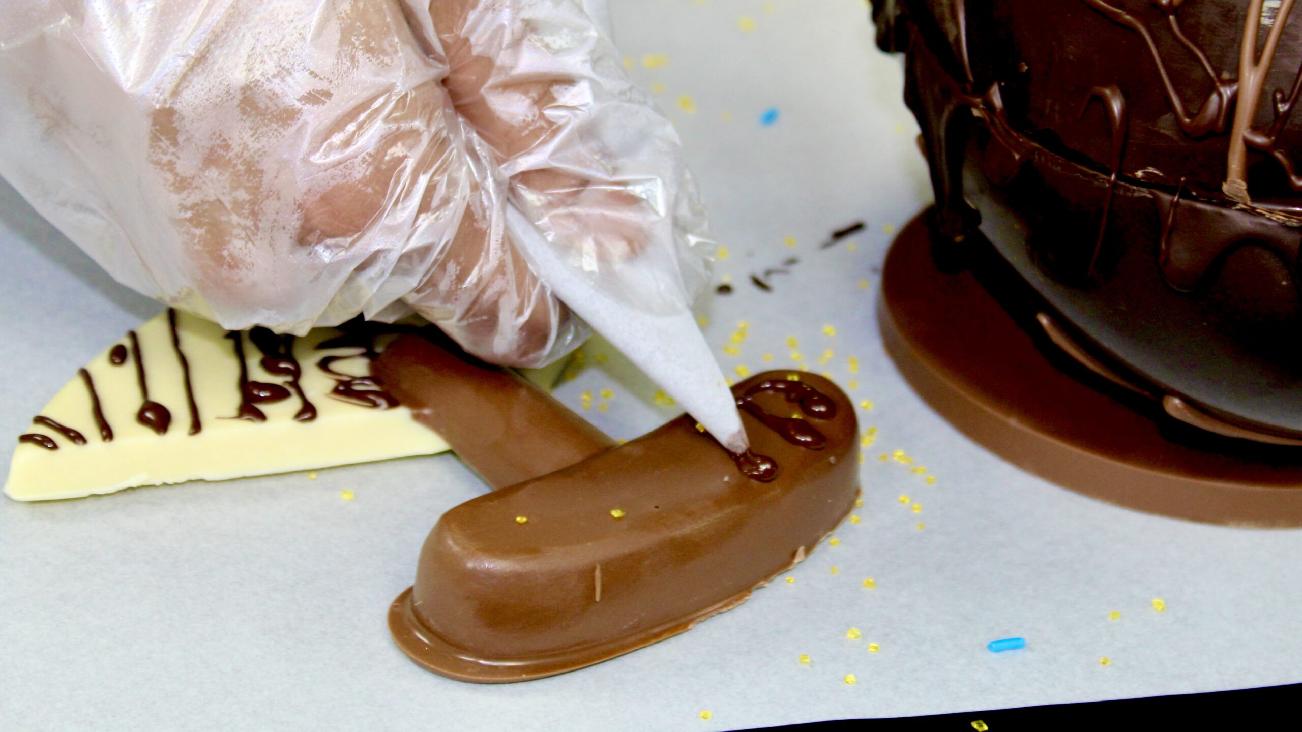 From coding to making chocolate and community art projects, Inuit youth are demonstrating Qanuqtuurniq every day. They are finding creative solutions to modern challenges. Their ingenuity and determination are inspiring.
