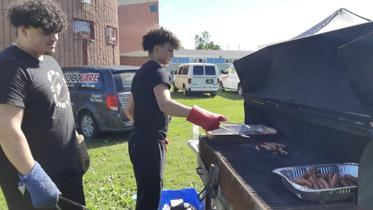 Supporting local businesses like FoodFare not only guarantees high-quality products but also strengthens community ties. FoodFare’s dedication to events like the sākihiwē Festival shows the impact that local businesses can have on community events.