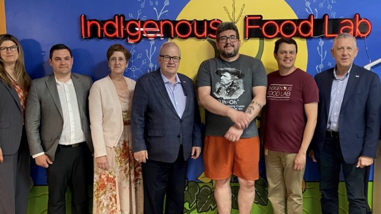 Minister MacAulay toured the Indigenous Food Lab and met with representitives of NATIFS and their Indigenous Food Lab. Photo: Agri-Food and Agriculture Canada