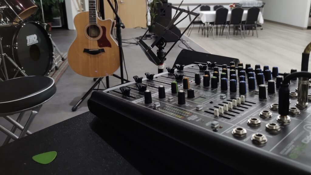 Celebrate summer at the Hot August Night Music Festival! Held in Melgund Township, this free music festival features live entertainment, food vendors, and activities for all ages. Whether you're a fan of rock, country, or folk, this outdoor event offers the best of live music in rural Ontario.