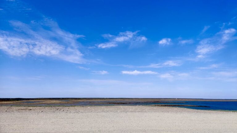 The peaceful meeting of land and sea on the shores of Hudson Bay near Arviat. Photo: Tony Eetak