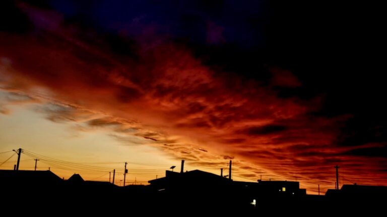 That Nunavut Sky! Wishing everyone a very Happy Nunavut Day! As the sun sets on this special day, we honour the history and the bright future of Nunavut. Photo: Tony Eetak