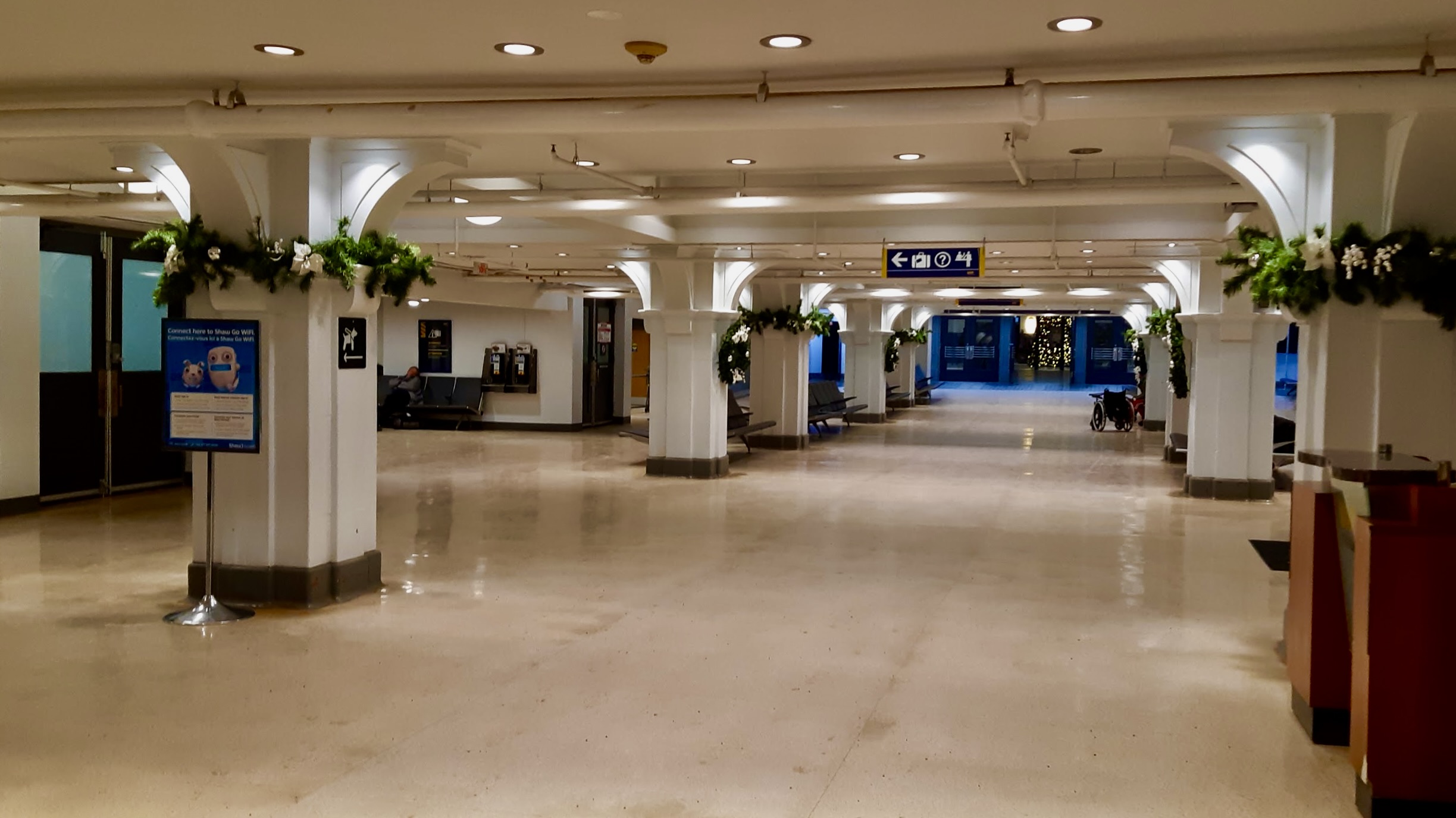 trains-via-rail-station-winnipeg