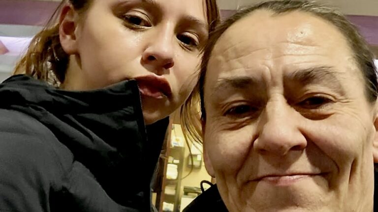 Eva and Elizabeth Suluk