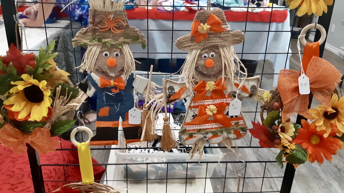 These beautiful handmade Thanksgiving decorations were made by Dryden artist Francine Higgins and they really set the Thanksgiving spirit in motion.
